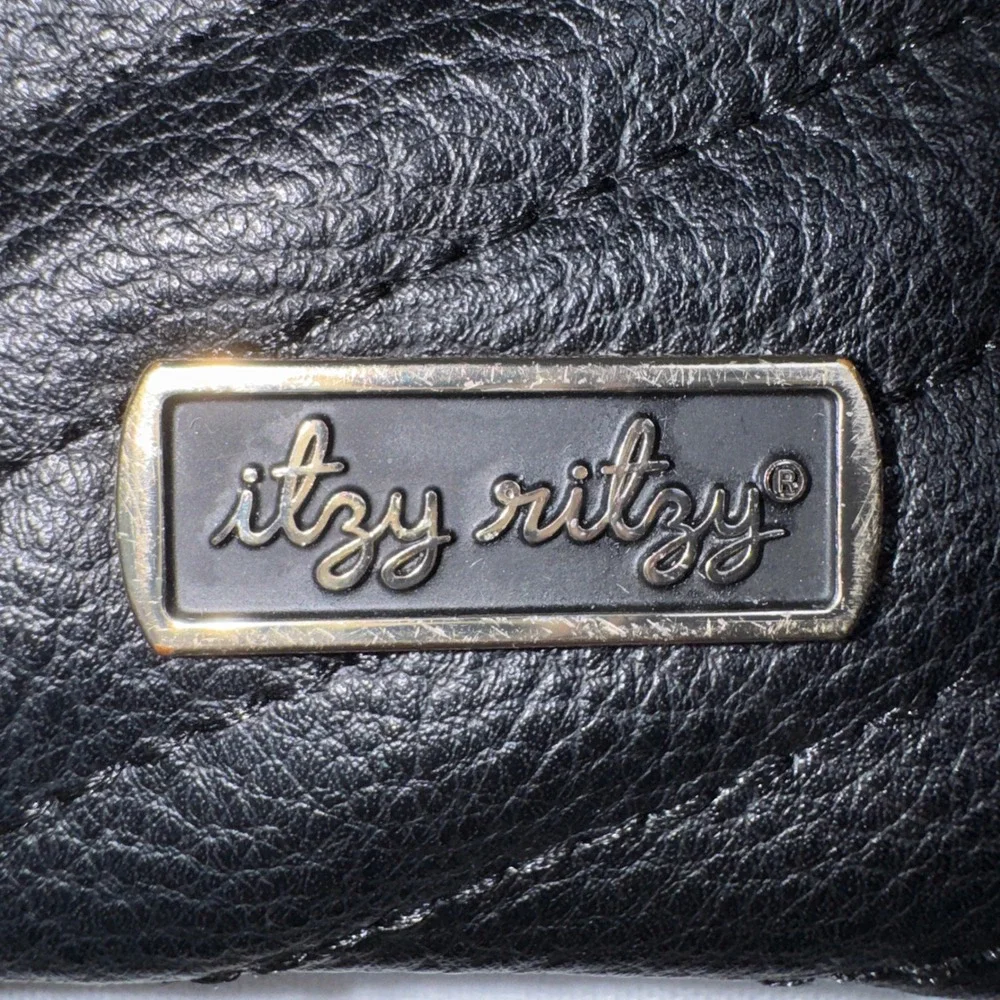 Itzy Ritzy Boss Crossbody Wristlet Black Chevron Quilted Vegan Leather Clutch